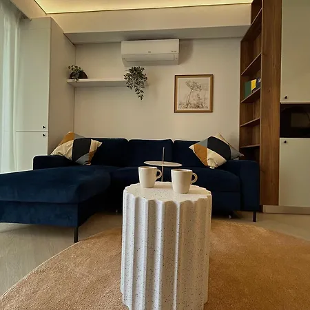 Exclusive Cortina North With Private Parking & Balcony - 01