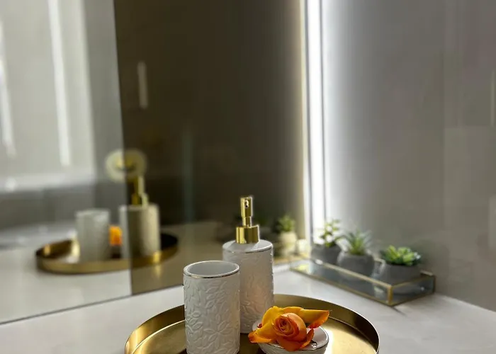 Exclusive Cortina North With Private Parking & Balcony - 01 * 부쿠레슈티