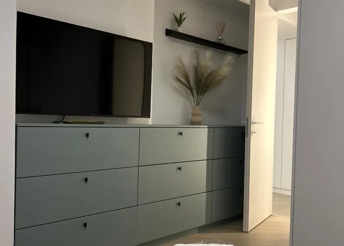 Exclusive Cortina North With Private Parking & Balcony - 01 아파트