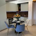 Exclusive Cortina North With Private Parking & Balcony - 01 * Bukarest