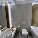 아파트 Exclusive Cortina North With Private Parking & Balcony - 01 부쿠레슈티