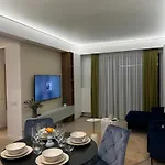 Exclusive Cortina North With Private Parking & Balcony - 01 * Bukarest