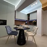 아파트 Exclusive Cortina North With Private Parking & Balcony - 01 *