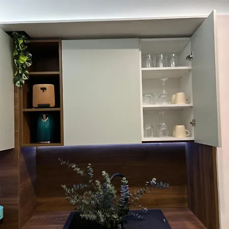 Apartment Exclusive Cortina North With Private Parking & Balcony - 01 Bucharest