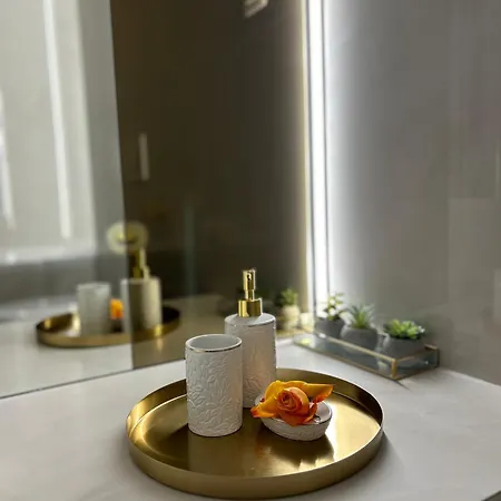 Exclusive Cortina North With Private Parking & Balcony - 01 * Bukareszt