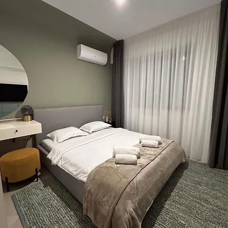 Exclusive Cortina North With Private Parking & Balcony - 01