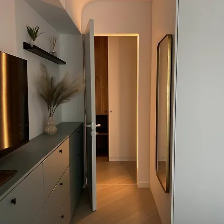 Exclusive Cortina North With Private Parking & Balcony - 01 Apartment Bucharest