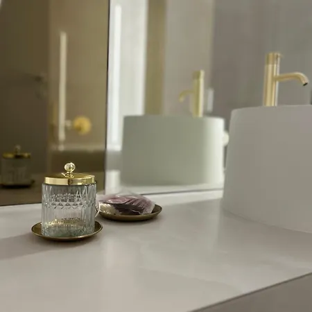 Exclusive Cortina North With Private Parking & Balcony - 01 *