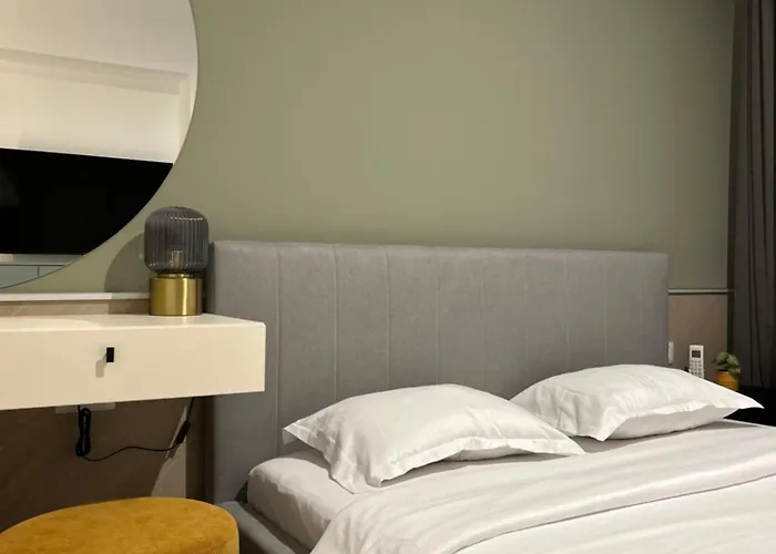 Апартаменти Exclusive Cortina North With Private Parking & Balcony - 01