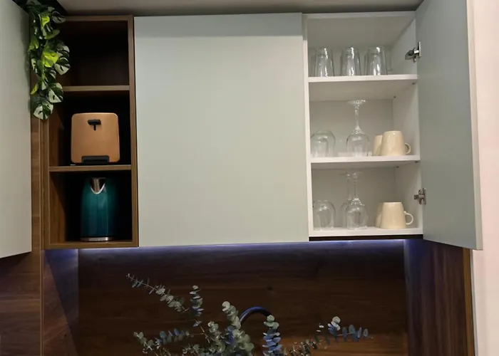 Апартаменти Exclusive Cortina North With Private Parking & Balcony - 01 Бухарест