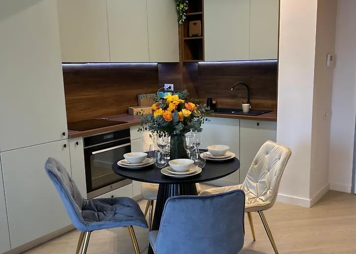 Exclusive Cortina North With Private Parking & Balcony - 01 * Bükreş