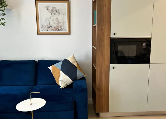 Exclusive Cortina North With Private Parking & Balcony - 01 Apartment *
