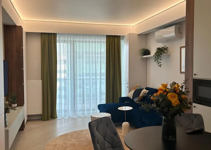 Апартаменти Exclusive Cortina North With Private Parking & Balcony - 01 Бухарест