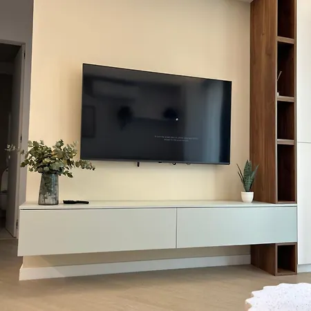 Exclusive Cortina North With Private Parking & Balcony - 01 Apartamento