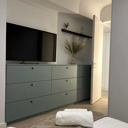 Exclusive Cortina North With Private Parking & Balcony - 01 Apartamento