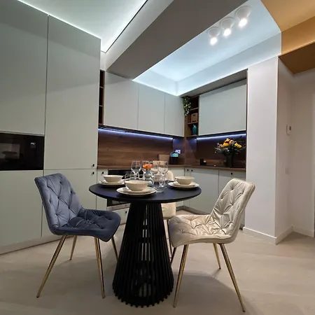 Apartamento Exclusive Cortina North With Private Parking & Balcony - 01 *