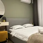 Exclusive Cortina North With Private Parking & Balcony - 01 Апартаменти Бухарест